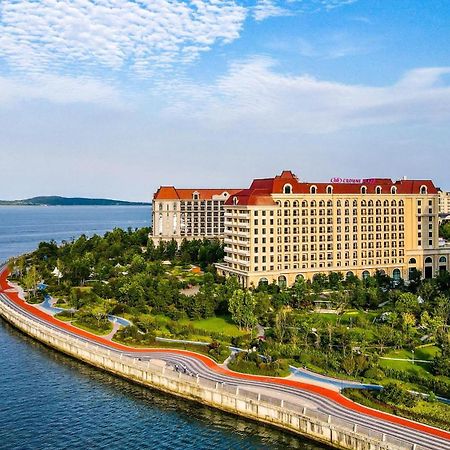 Crowne Plaza Qingdaoorientalmoviemetropolis By Ihg Hotel Exterior photo