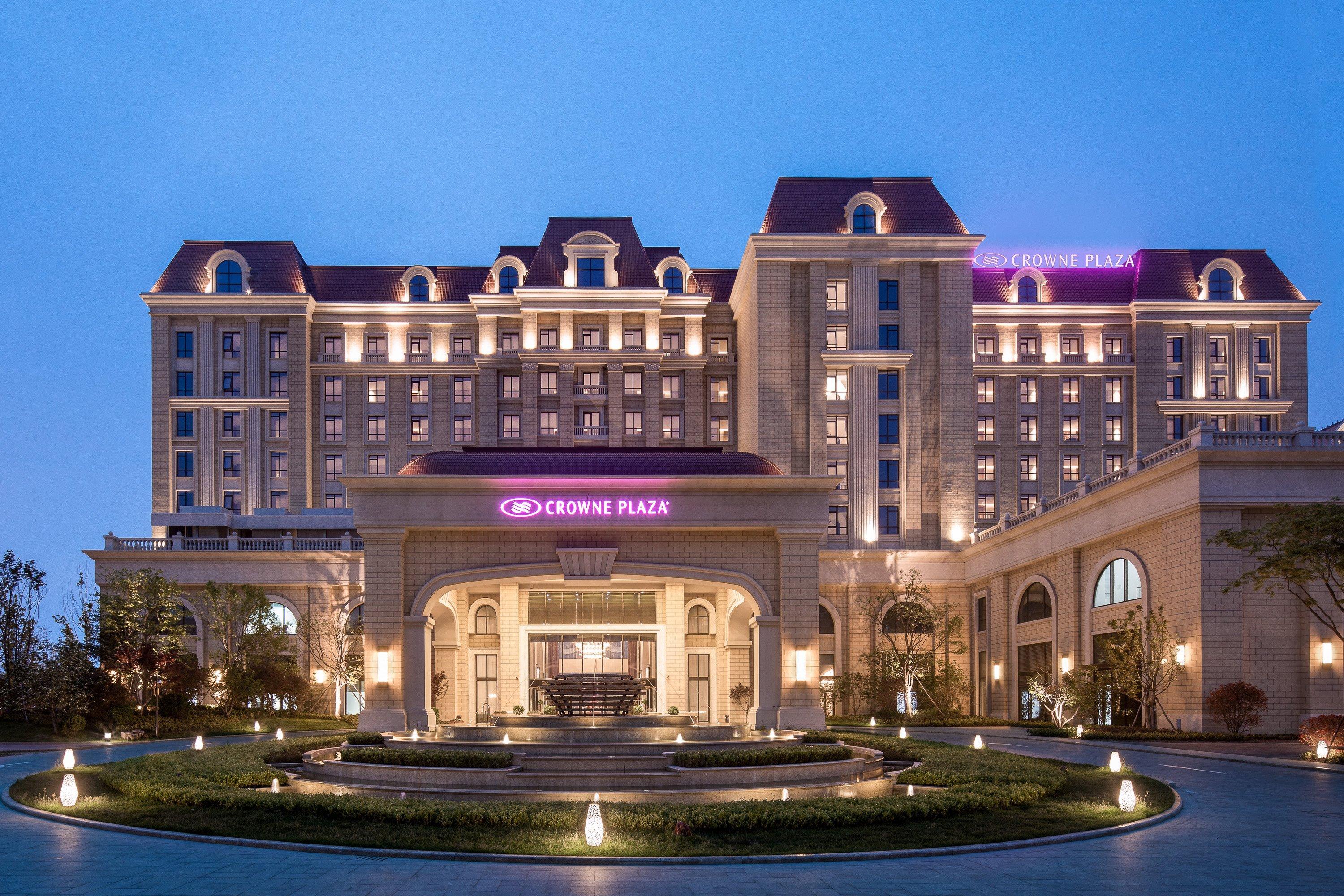 Crowne Plaza Qingdaoorientalmoviemetropolis By Ihg Hotel Exterior photo