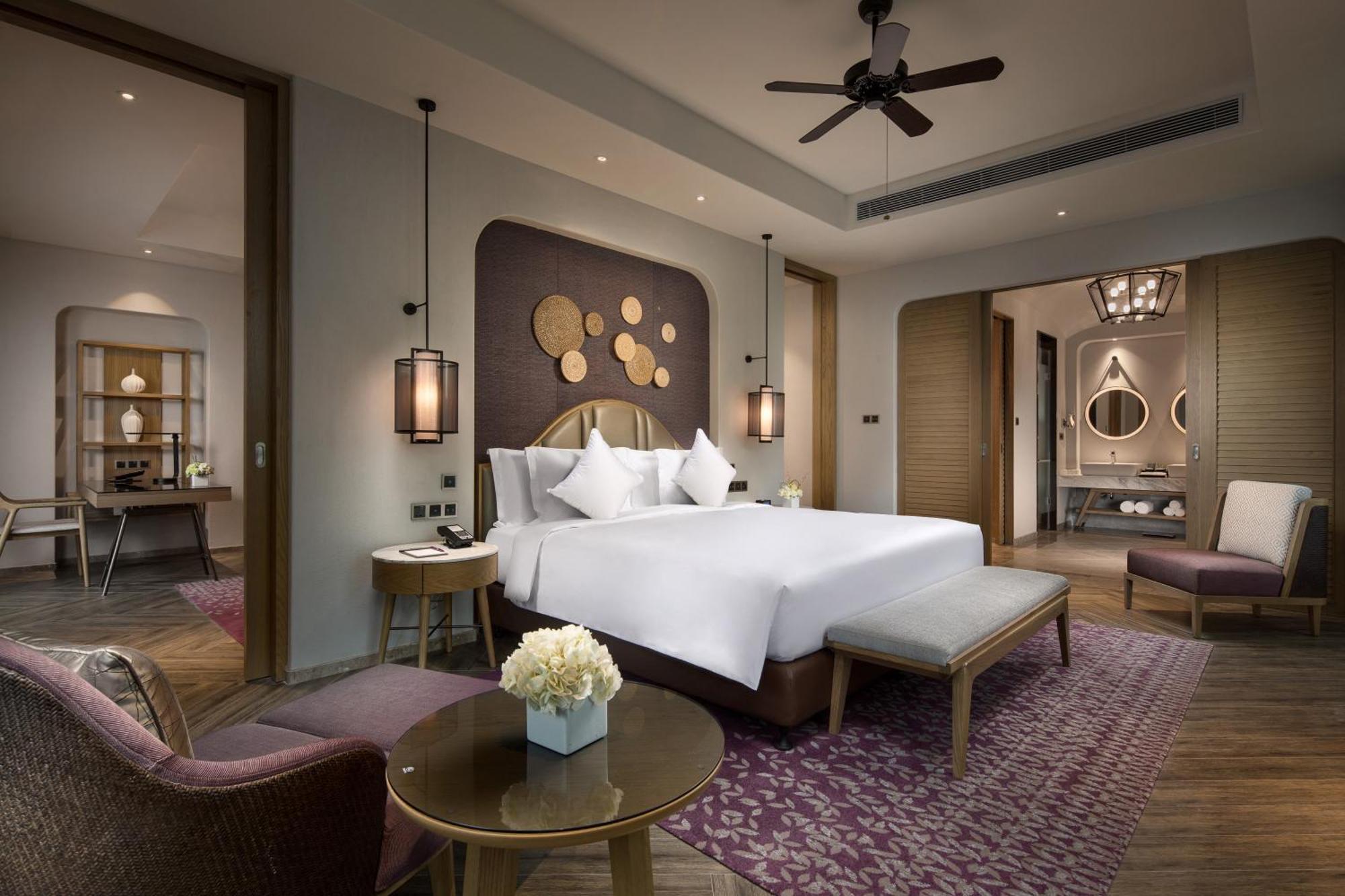 Crowne Plaza Qingdaoorientalmoviemetropolis By Ihg Hotel Exterior photo