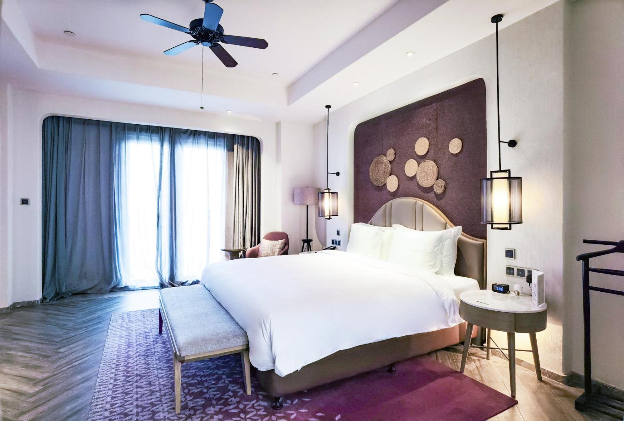 Crowne Plaza Qingdaoorientalmoviemetropolis By Ihg Hotel Exterior photo