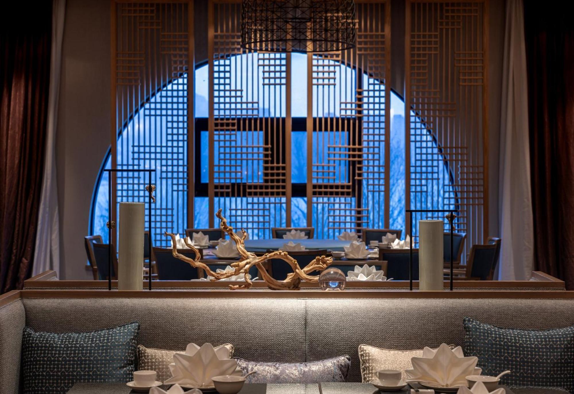 Crowne Plaza Qingdaoorientalmoviemetropolis By Ihg Hotel Exterior photo