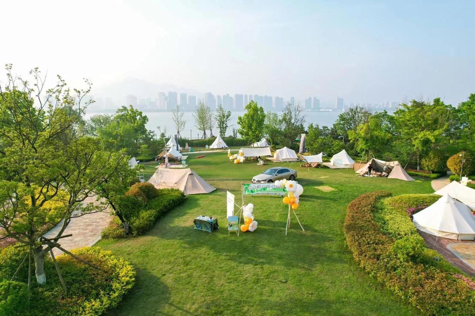 Crowne Plaza Qingdaoorientalmoviemetropolis By Ihg Hotel Exterior photo