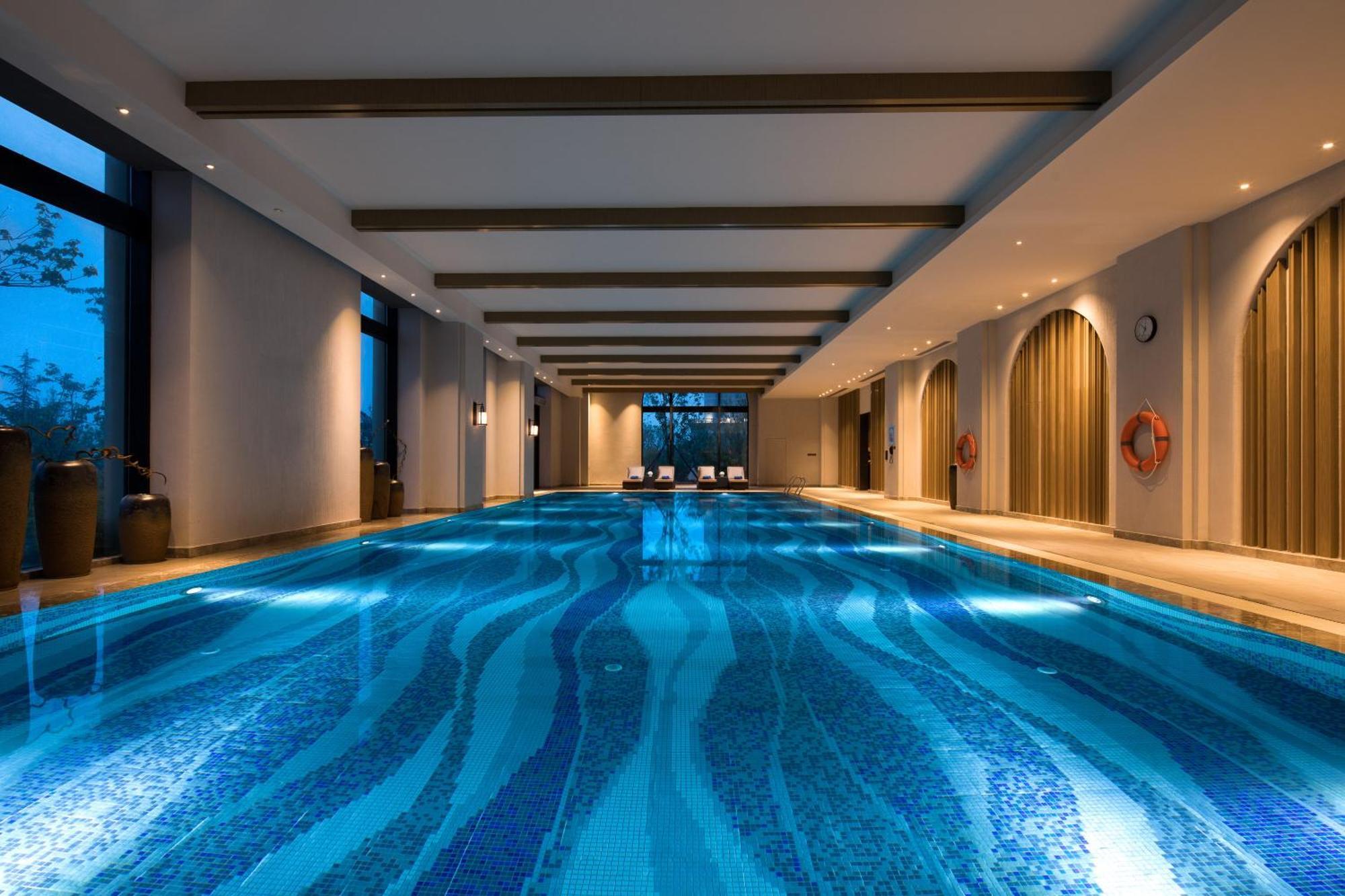 Crowne Plaza Qingdaoorientalmoviemetropolis By Ihg Hotel Exterior photo