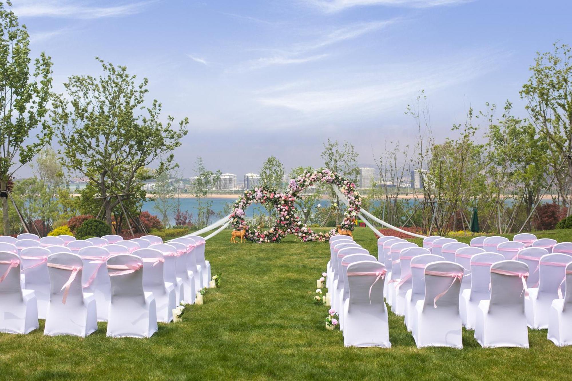 Crowne Plaza Qingdaoorientalmoviemetropolis By Ihg Hotel Exterior photo
