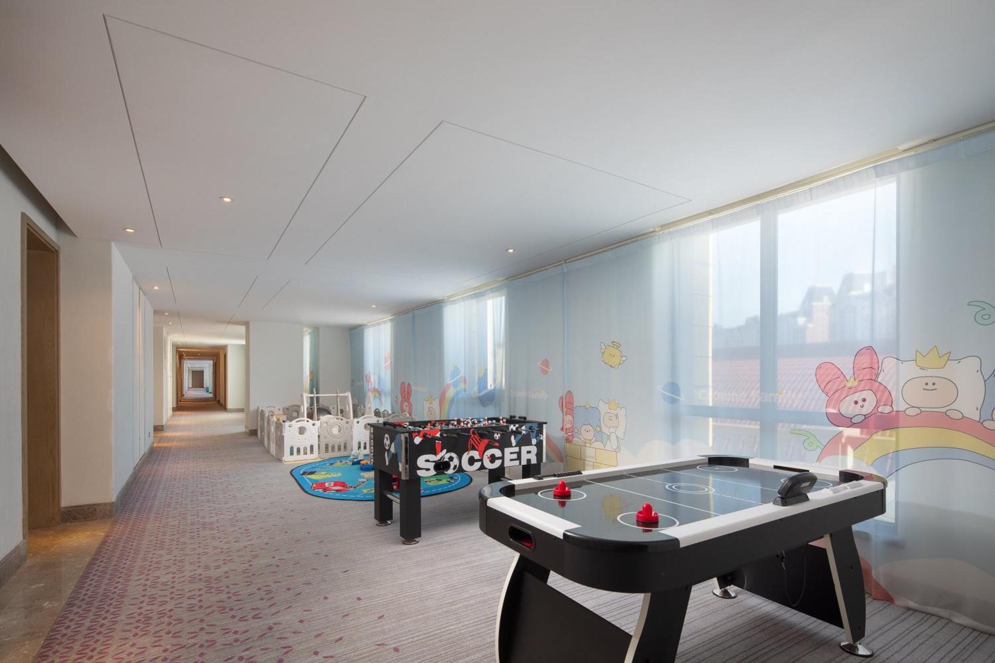 Crowne Plaza Qingdaoorientalmoviemetropolis By Ihg Hotel Exterior photo