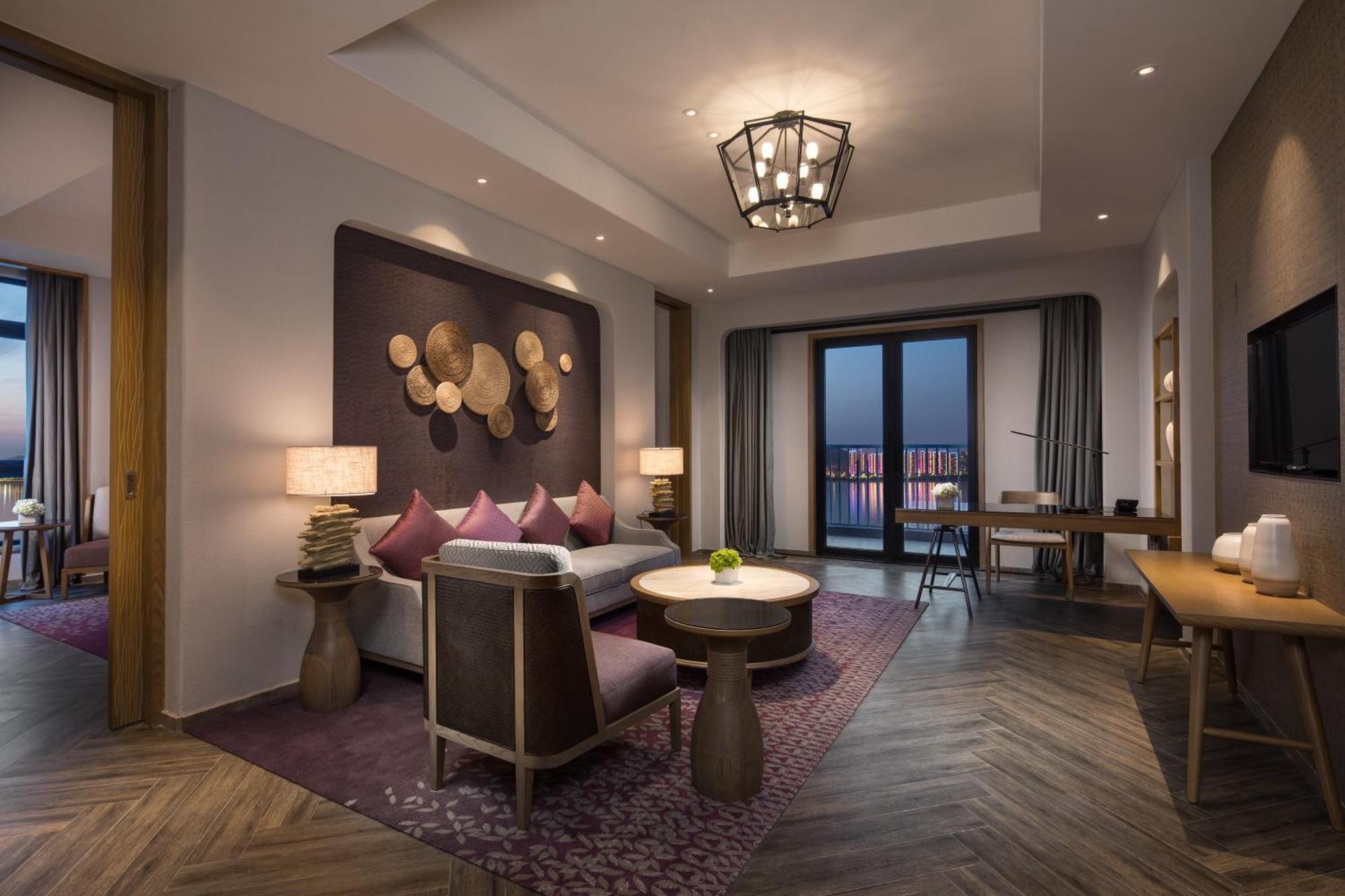 Crowne Plaza Qingdaoorientalmoviemetropolis By Ihg Hotel Exterior photo